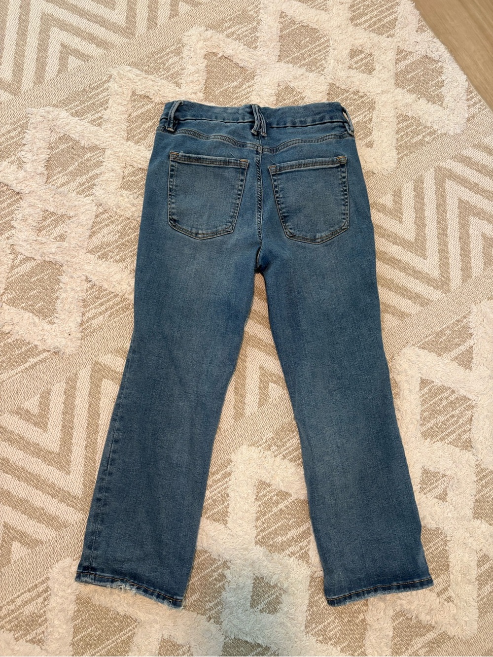 EUC Good American Always Fits Petite 6-12 Indigo Straight Jeans